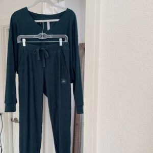 Alo Yoga Muse Ribbed High Waist Sweatpants and crop Sweater in Green